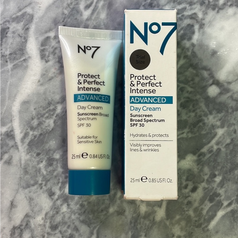 New No 7 Protect and Perfect Intense Day Cream‎